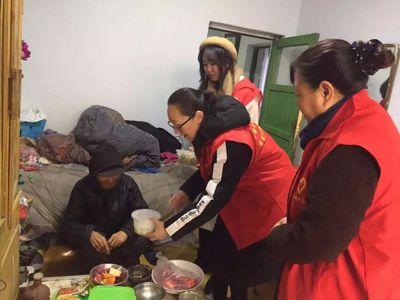 溫馨水餃，真情永恒——共青團青年志愿者為困難家庭送溫暖側記